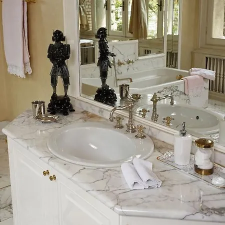 V Bed & Breakfast Brescia