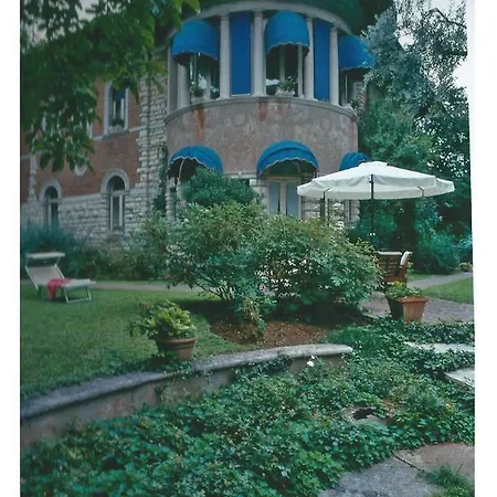 V Bed & Breakfast Brescia
