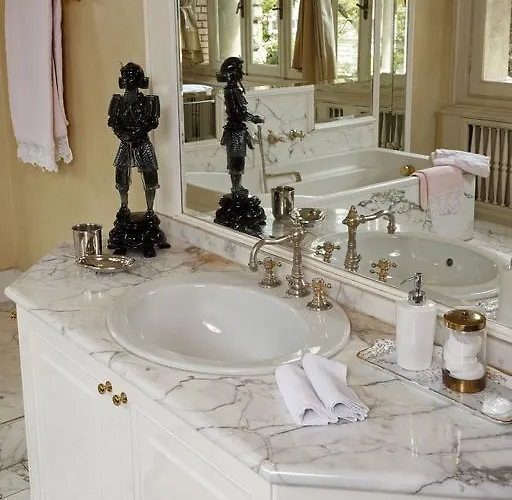 V Bed and Breakfast Μπρέσια