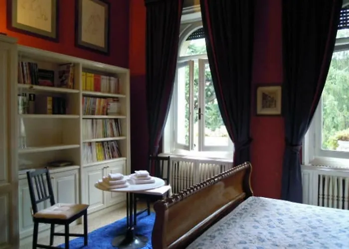 V Bed and Breakfast Μπρέσια